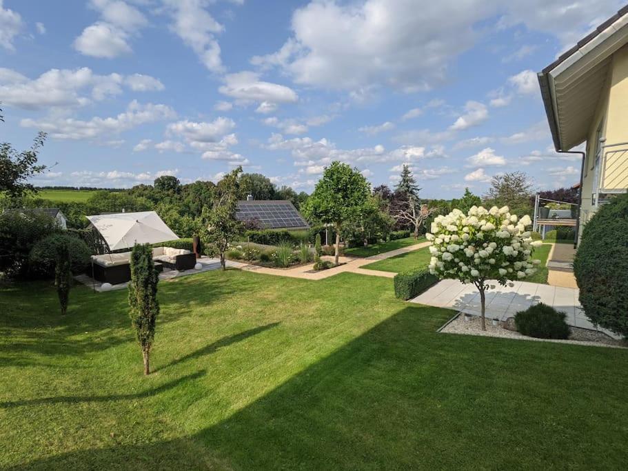Schoene Wohnung Mit Terrasse & Blick Ins Gruene Dormettingen Dış mekan fotoğraf