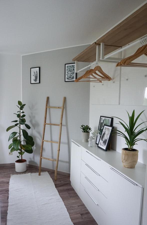 Schoene Wohnung Mit Terrasse & Blick Ins Gruene Dormettingen Dış mekan fotoğraf