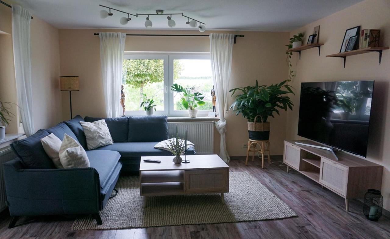 Schoene Wohnung Mit Terrasse & Blick Ins Gruene Dormettingen Dış mekan fotoğraf